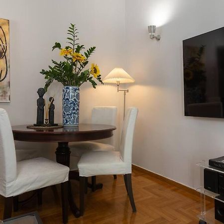 Chic N Central Apt In Kolonaki Apartment Athens Luaran gambar