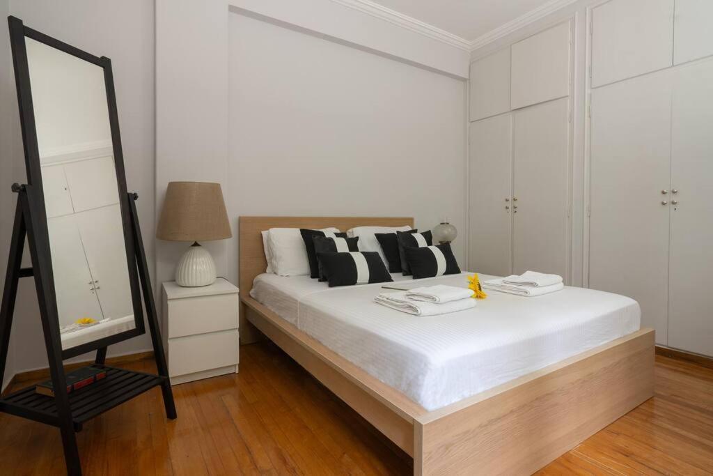 Chic N Central Apt In Kolonaki Apartment Athens Luaran gambar